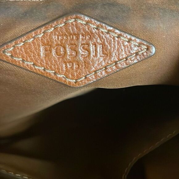 FOSSIL Brown Cowhide Leather Messenger Style Shoulder Bag READ - Picture 13 of 14